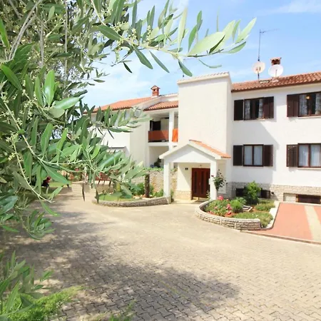 Ema Near Center דירה *