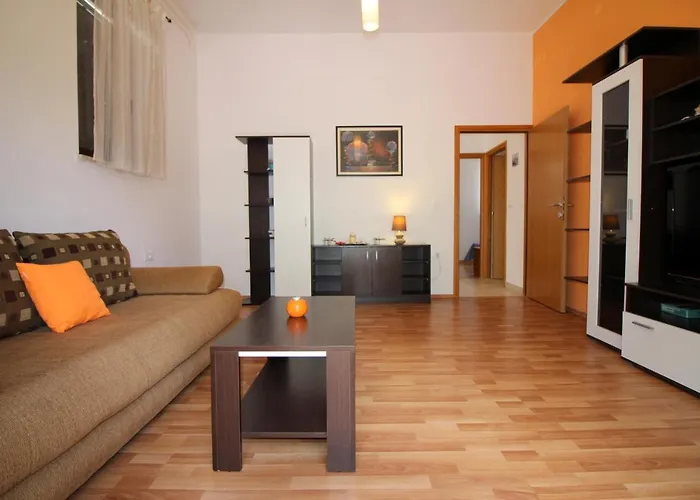 Lejlighed Ema Near Center *