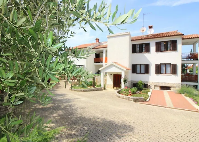 Ema Near Center Lejlighed *